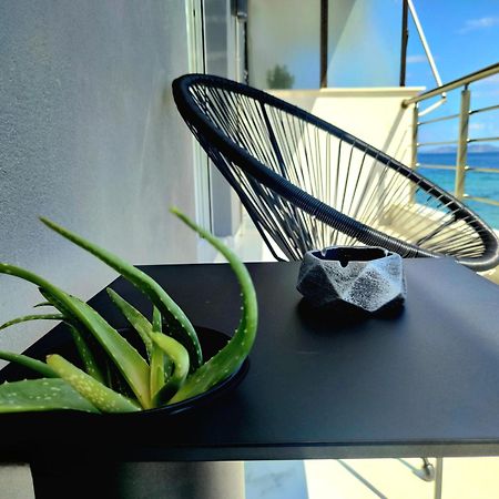 Black & White Seaside House Kalamia Corinth Bagian luar foto
