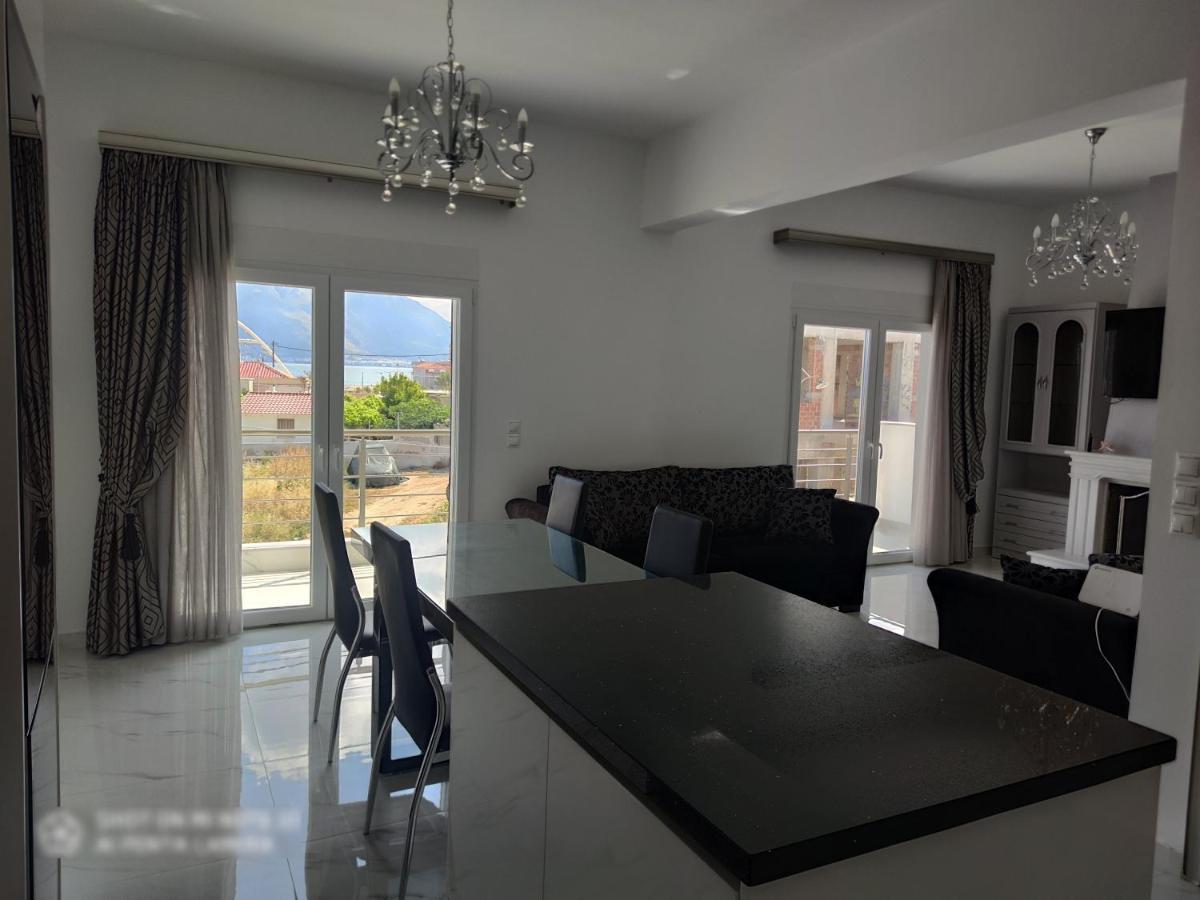 Black & White Seaside House Kalamia Corinth Bagian luar foto