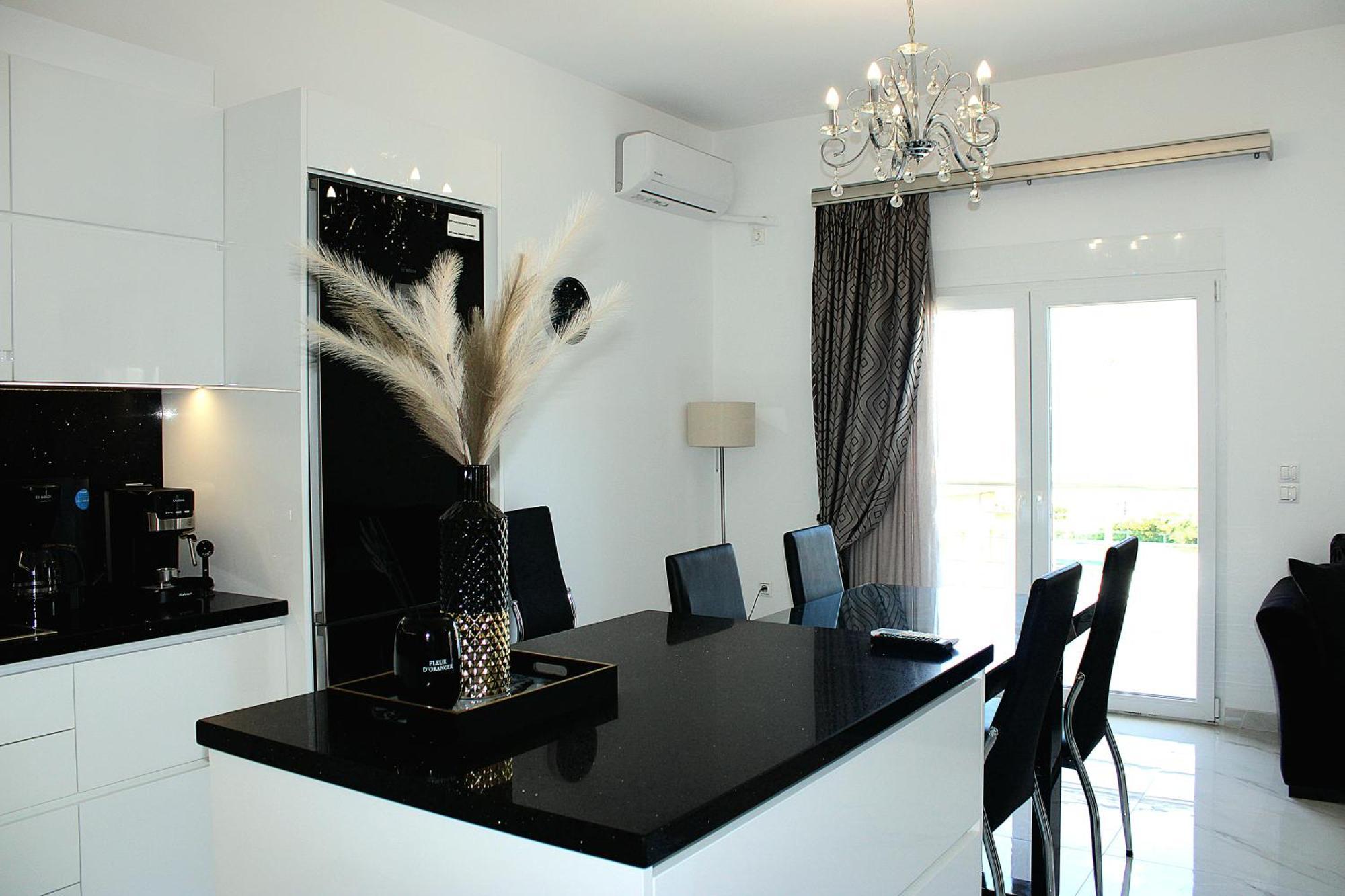 Black & White Seaside House Kalamia Corinth Bagian luar foto